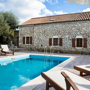 1841 Petrino Villa